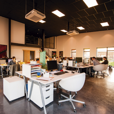 Como iluminação do ambiente de trabalho afeta funções do corpo humano