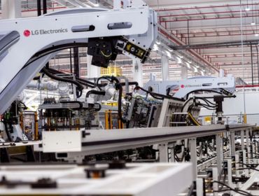 Com robôs e IA acelerando fábrica da LG, o que muda na manutenção industrial?
