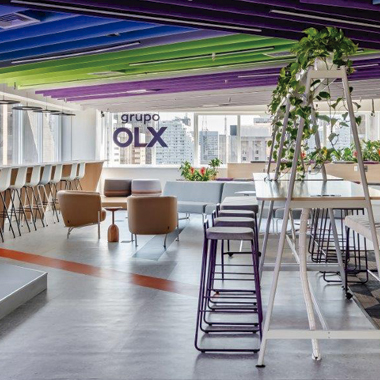 Novo escritório da OLX reaproveita mobiliário e investe em flexibilidade