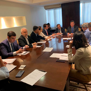 Representantes do setor de serviços debatem reforma tributária