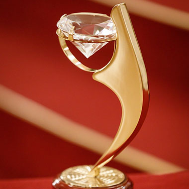 Eduardo Senra, CEO da Sempre Engenharia, foi laureado na Bélgica pela ESQR