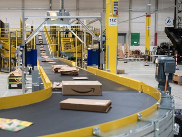 Amazon vai fabricar seus próprios robôs e aproxima automação da infraestrutura crítica da operação