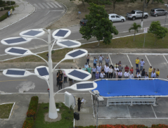 Universidade do Ceará tem ´árvore solar´ que carrega 10 bicicletas elétricas
