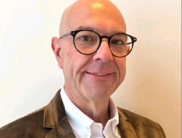 De ilustre professor e desenvolvedor de software a diretor sênior de manutenção e obras do Grupo Carrefour