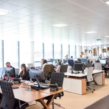 Adoção do modelo de trabalho híbrido impulsiona negócios da Desko