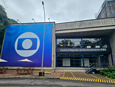 Globo integra operações em centro de monitoramento e amplia inteligência aplicada ao FM
