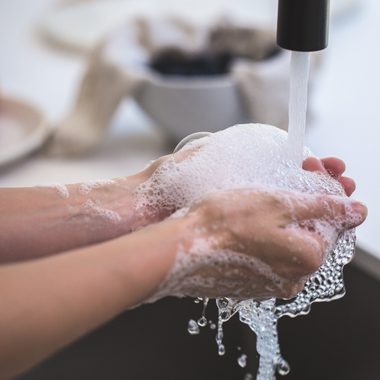 Loja com 150 itens de produtos e equipamentos de limpeza profissional chega no formato de e-commerce