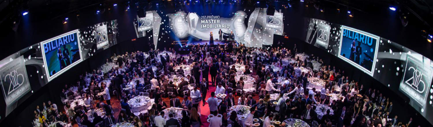 IT´S Informov ergue o troféu do Prêmio Master Imobiliário 2019