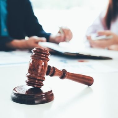 Mentira no ambiente corporativo pode até dar prisão