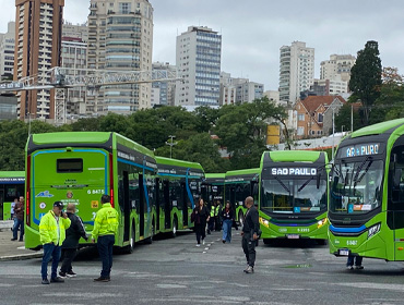 Ônibus elétricos avançam no Brasil e deslocam o desafio para a infraestrutura urbana