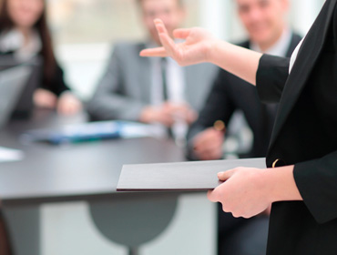 Ser gerente ainda vale a pena? A vantagem da liderança está diminuindo no trabalho